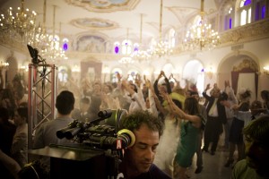 Behind the scenes still of "REALITY" director Matteo Garrone. ©Oscilloscope Laboratories.