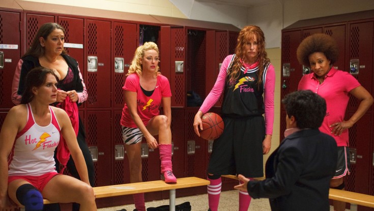 EXCLUSIVE: Hannah Hits the Hoops in ‘Hot Flashes’ – 4 Photos