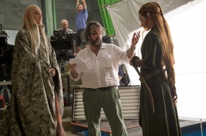 (l-r) Lee Pace as Thranduil, Director Peter Jackson and Evangeline Lilly as Tauriel on the set of "The Hobbit: The Desolation of Smaug." ©Warner Bros. Entertainment / MGM. CR: Mark Pokorny.