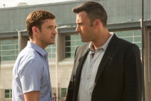 (l-r) Justin Timberlake and Ben Affleck in "RUNNER, RUNNER." ©20th Century Fox. CR: Scott Garfield.
