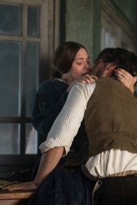 Elizabeth Olsen and Oscar Isaac star in Charlie Stratton's IN SECRET. ©Roadside Attractions. CR: Phil Bray.