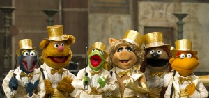 "MUPPETS MOST WANTED" (L-R) GONZO, FOZZIE BEAR, KERMIT THE FROG, MISS PIGGY, ROWLF and SCOOTER.. Ph: Jay Maidment...©2014 Disney Enterprises, Inc. All Rights Reserved.