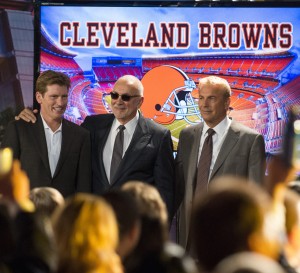 DENIS LEARY, FRANK LANGELLA andKEVIN COSTNER star in DRAFT DAY. ©Summit Entertainment, LLC. CR: Dale Robinette