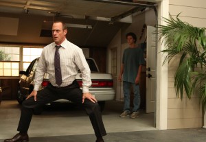 Frankie (Connor Buckley, R) watches Jack (Christopher Meloni, L) stretch in SURVIVING JACK. ©Fox Broadcasting Co. Cr: Mike Yarish/FOX
