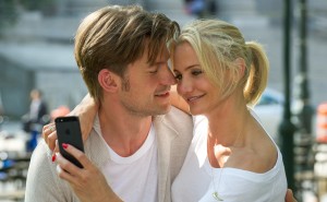 Carly (Cameron Diaz) enjoys the attention of her beau Mark King (Nikolaj Coster-Waldau) - before learning that he´s a three-timing S.O.B. in THE OTHER WOMAN. ©20th Century Fox. CR: Barry Wetcher.