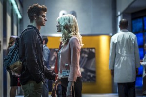(l-r) Andrew Garfield and Emma Stone star in Columbia Pictures' "The Amazing Spider-Man 2." ©CTMG. CR: Niko Tavernise.