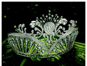 The "Miss USA" Crown with Emeralds . ©NBC Universal.