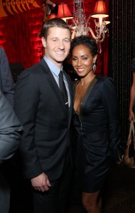 (L-R) GOTHAM cast members Ben McKenzie and Jada Pinkett Smith celebrate during the GOTHAM Series Premiere Event held at the New York Public Library in New York City. ©Fox Broadcasting.