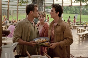 Four (Theo James, left), Tris (Shailene Woodley, center) and Peter (Miles Teller, right) in THE DIVERGENT SERIES: INSURGENT. ©Summit Entertainment. CR: Andrew Cooper.