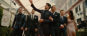 (l-r) Kevin Dillon, Jerry Ferrara, Adrian Grenier, Jeremy Piven, Kevin Connolly and Emmanuelle Chriqui in ENTOURAGE. ©Warner Bros. Entertainment.