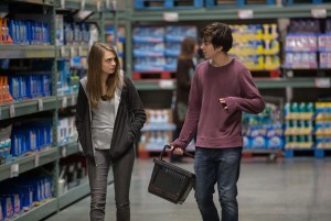 Margo (Cara Delevingne) and Quentin (Nat Wolff) enjoy an unforgettable evening together in PAPER TOWNS. ©20th Century Fox. CR: Michael Tackett