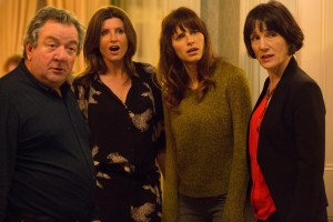 Lake Bell (2nd from right) stars in MAN UP. ©Sabanfilms. CR: Giles Keyte.