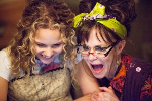Isabella Acres and Sally Field in HELLO, MY NAME IS DORIS. ©Roadside Attractions. CR: Aaron Epstein.