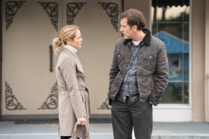 (l-r) Maria Bello and Clive Owen star in THE CONFIRMATION. ©LIonsgate Entertainment.
