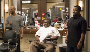 (l-r) Commonas Rashad, Cedric The Entertainer as Eddie and Ice Cube as Calvin Palmer in BARBERSHOP: THE NEXT CUT. ©Warner Brose Entertainment/MGM Pictures. CR: Chuck Zlotnick.