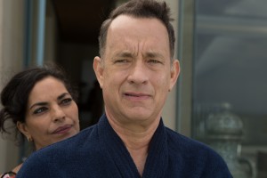 (l-r) Sarita Choudhury and Tom Hanks in A HOLOGRAM FOR THE KING. ©Roadside Attractions. CR: Siffedine Elamine.