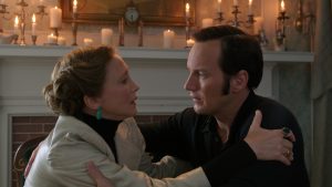 (l-r) Vera Farmiga and Patrick Wilson star in THE CONJURING 2. ©Warner Bros. Entertainment / Ratpack-One Entertainment.