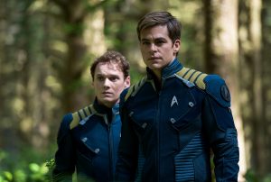 (l-r) Anton Yelchin plays Chekov and Chris Pine plays Kirk in STAR TREK BEYOND. ©Paamount Pictures. CR: Kimberely French.