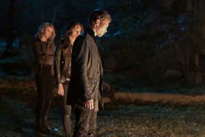 (L-R): Riley Voelkel as Freya, Phoebe Tonkin as Hayley and Joseph Morgan as Klaus in The Originals -- "Where Nothing Stays Buried" episode. © Annette Brown/The CW