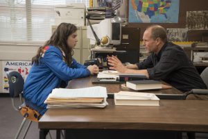 (Left to Right) Hailee Steinfeld and Woody Harrelson in THE EDGE OF SEVENTEEN. ©STX Productions. CR: Murray Close.