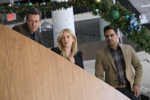 (l-r) Edward Norton as Whit, Kate Winslet as Claire and Michael Pena as Simon in COLLATERAL BEAUTY. ©Warner Bros. Entertainment. CR: Barry Wetcher.