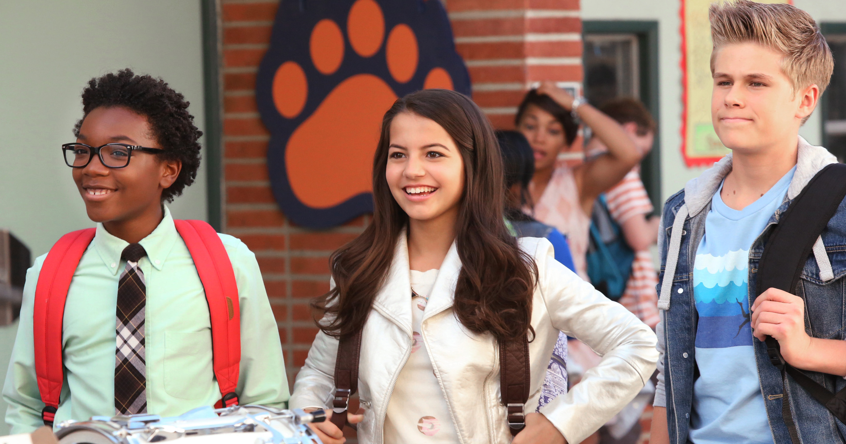 Nickelodeon Debuts '100 Things To Do Before High School' - Front Row ...