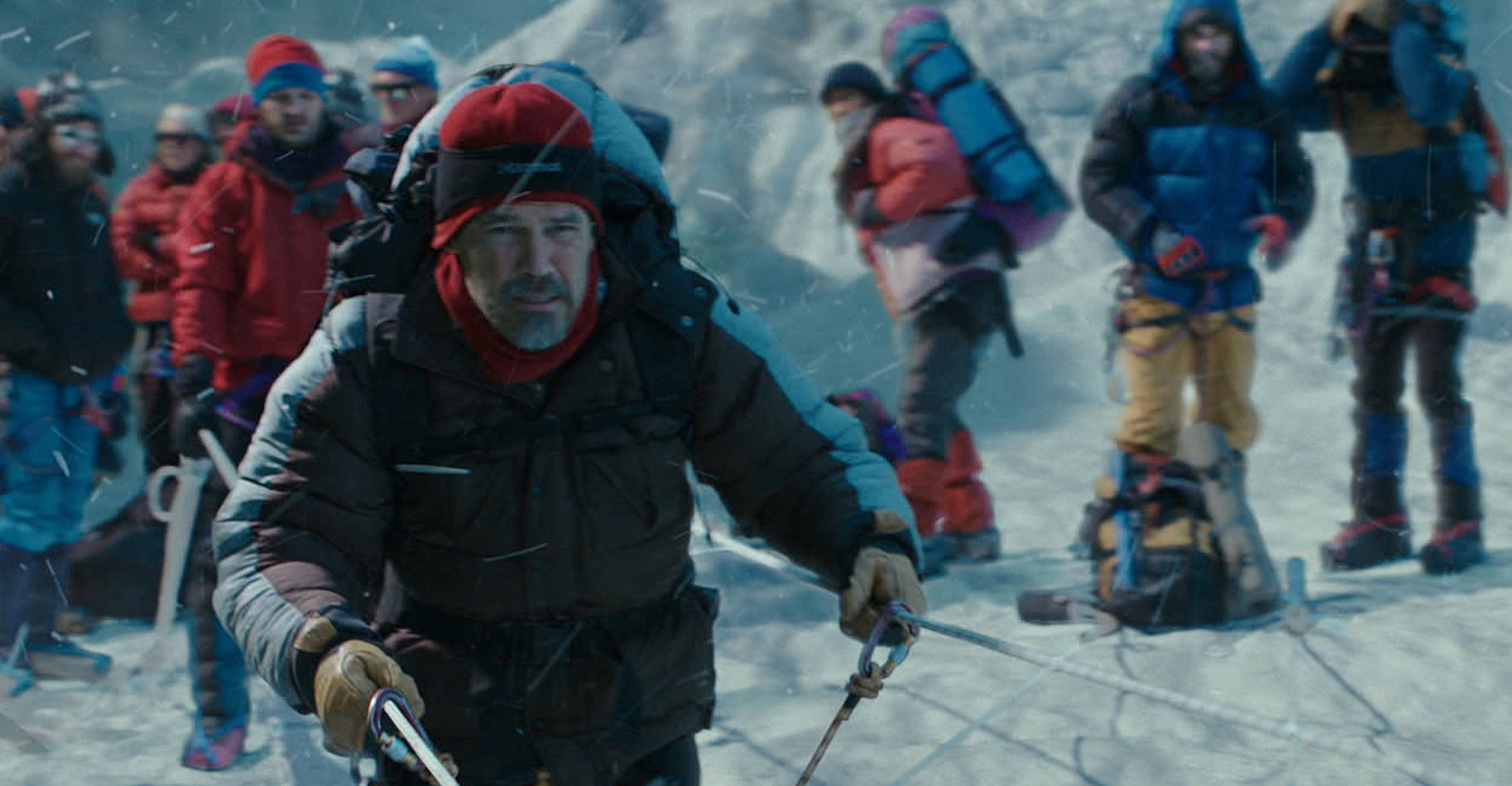 Brolin, Gyllenhaal Soar to New Heights in 'Everest' - Front Row Features