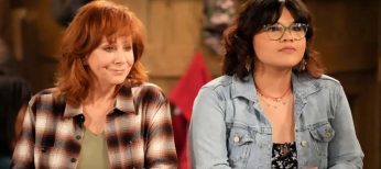 Photos: Reba McEntire And Melissa Peterman Explore ‘Happy’s Place’